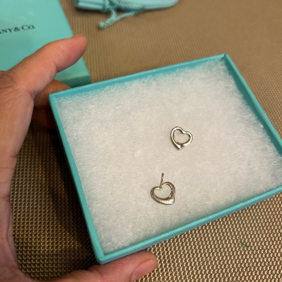 Tiffany Elsa Peretti Open Heart Earrings ❌sold❌ priced low - Picture 4 of 7